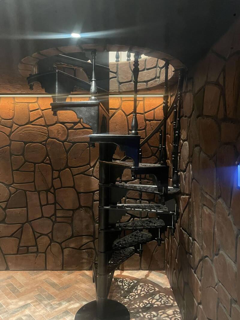 Wendeltreppen aus Gusseisen, Außen- als auch im Innenbereich H 304cm