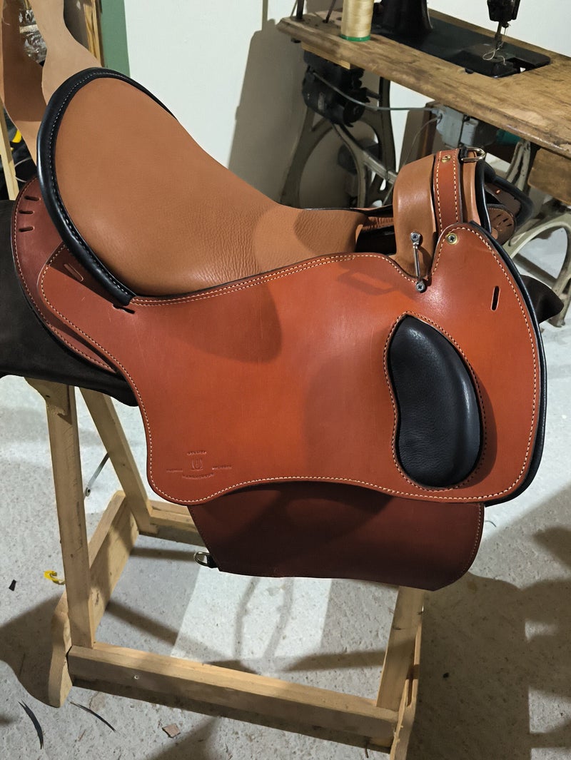 ENSEMBLE D'AILERONS SELLE CHEVAL PAIRE CUIR AILES WESTERN FLORAL ENSEMBLE D'AILERONS SELLE CHEVAL PAIRE CUIR AILES WESTERN FLORAL