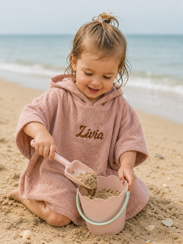 Poncho met naam baby en kind
