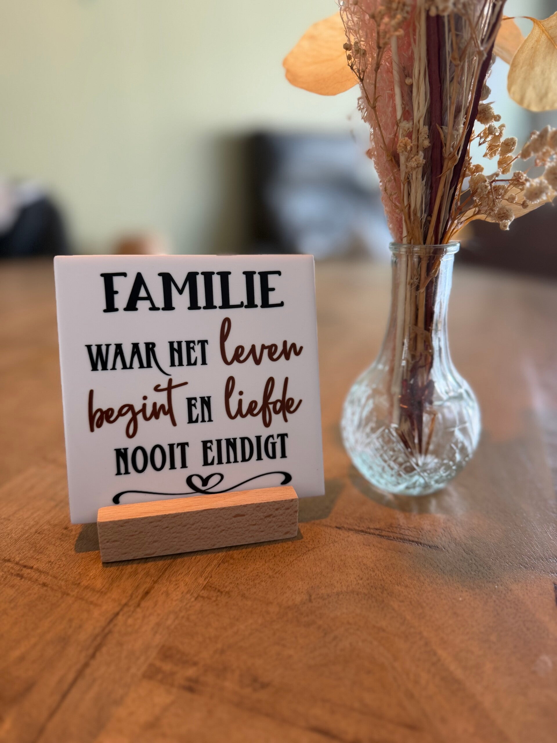 Tegeltje; Familie en liefde