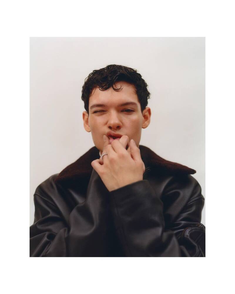 Omar Rudberg Behind the blinds