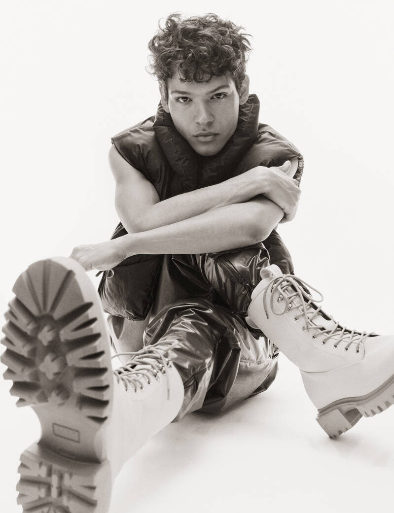 Omar Rudberg V magazine