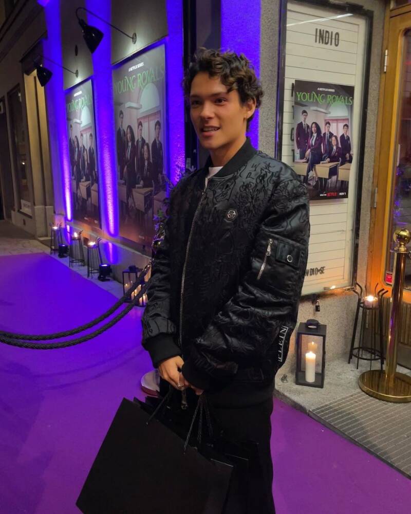 Young Royals, Season 2 premiere