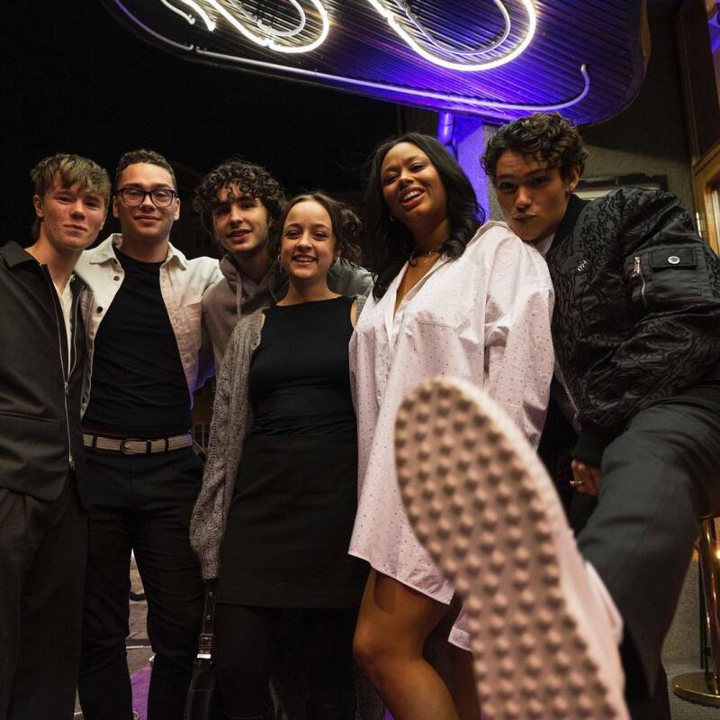 Young Royals, Season 2 premiere