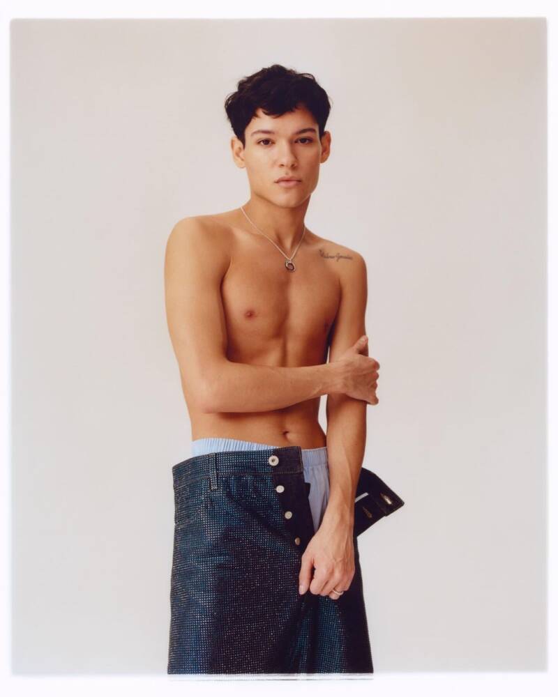Omar Rudberg Behind the blinds