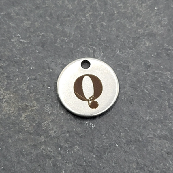Buchstaben arial "Q"