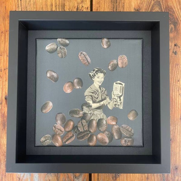 Life happens, coffee helps 20x20x1 cm  incl lijst 25x25x6 cm