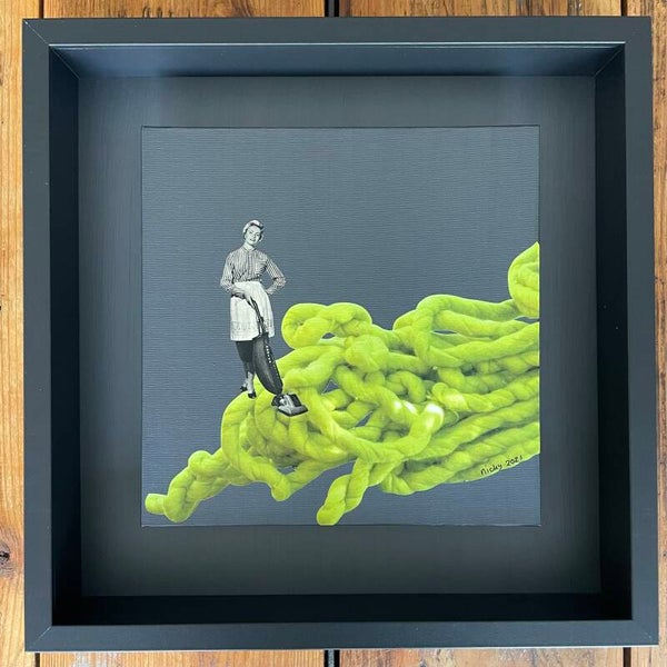 De wol is altijd groener... 25x25x0,3 cm incl lijst 35x35x6 cm