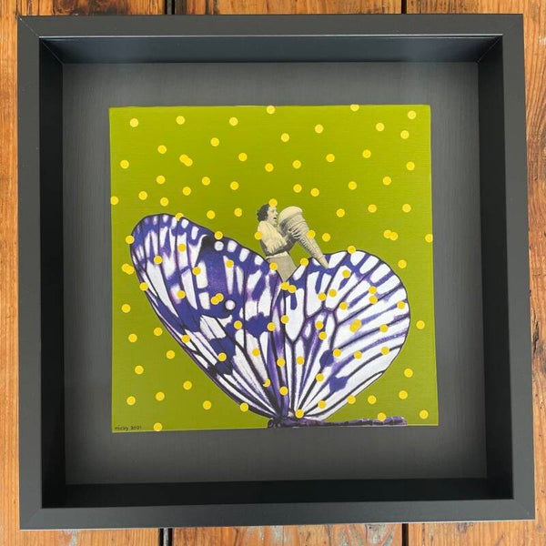 Yes! All mine 25x25x0,3 cm incl lijst 35x35x6 cm