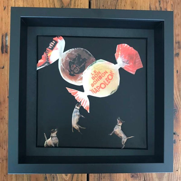 Als drie honden vechten... 20x20x1 cm (zw) incl lijst 25x25x6 cm