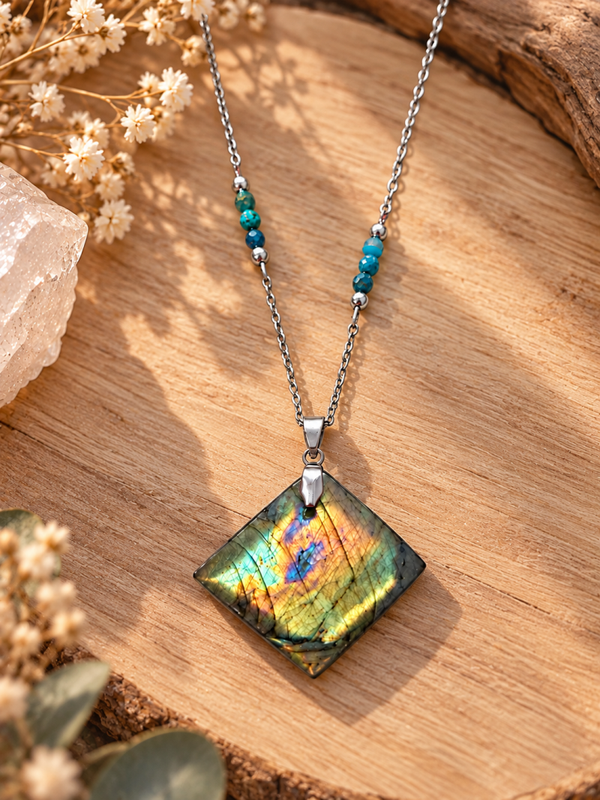 Collier court "Prisma"