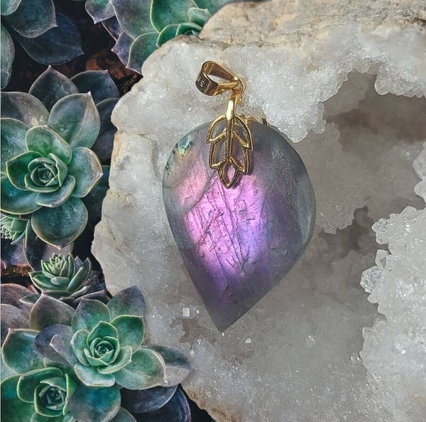 Pendentif en labradorite violette