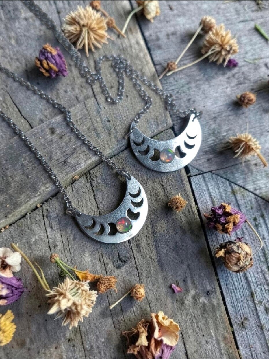 Collier "Lune d'Opale"