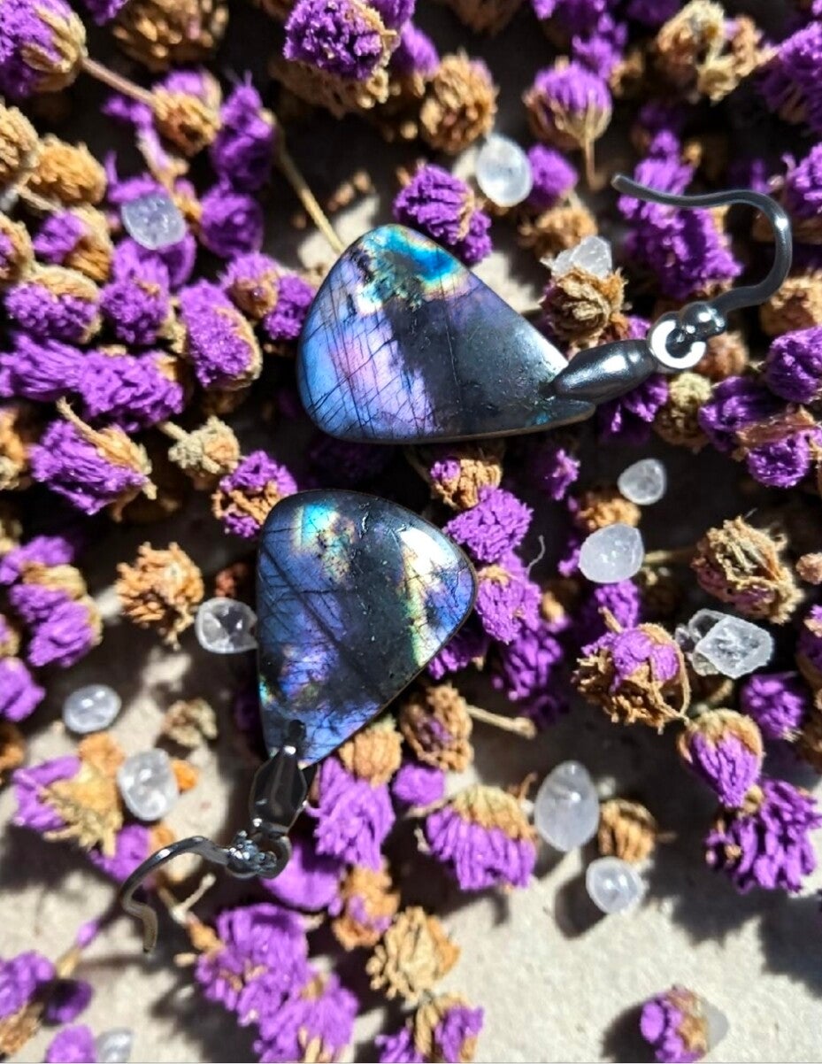 Boucles d'oreilles en labradorite multicolore