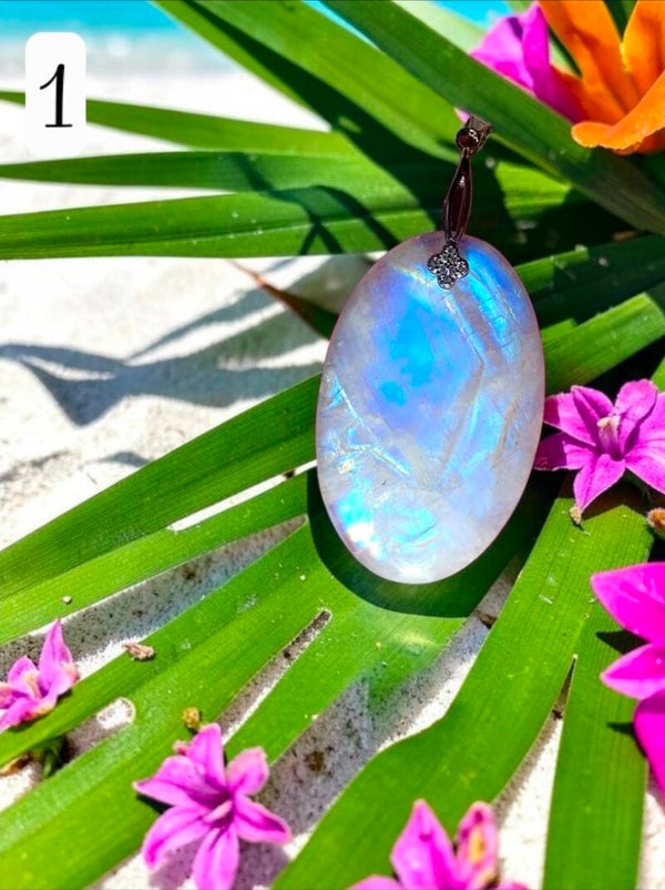 Pendentifs en péristérite