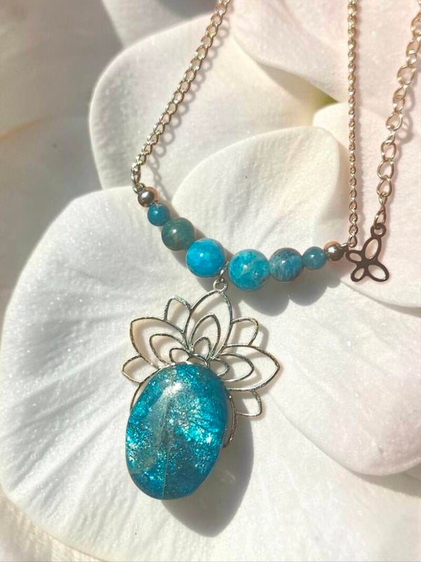 Collier "L'Éclat du Lagon" en apatite bleue