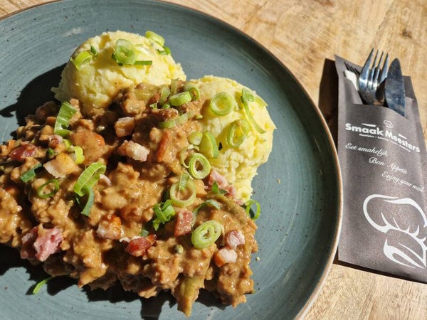 week 28 - Oldebroekerbonenschotel (boontjes, gehakt, spekjes, aard.puree& saus)