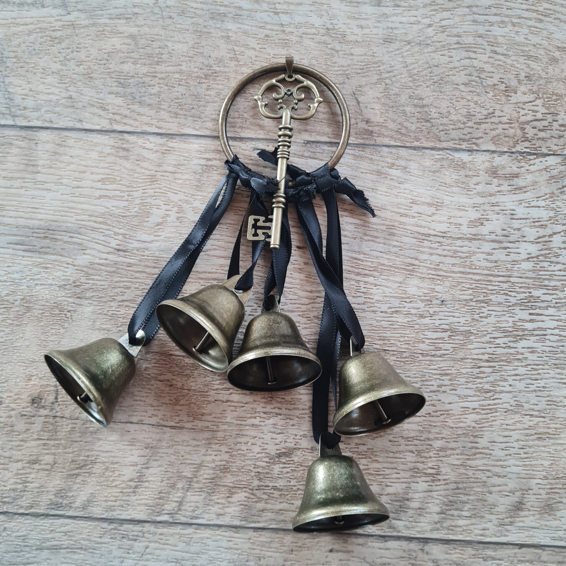 Hexenglocken schwarz