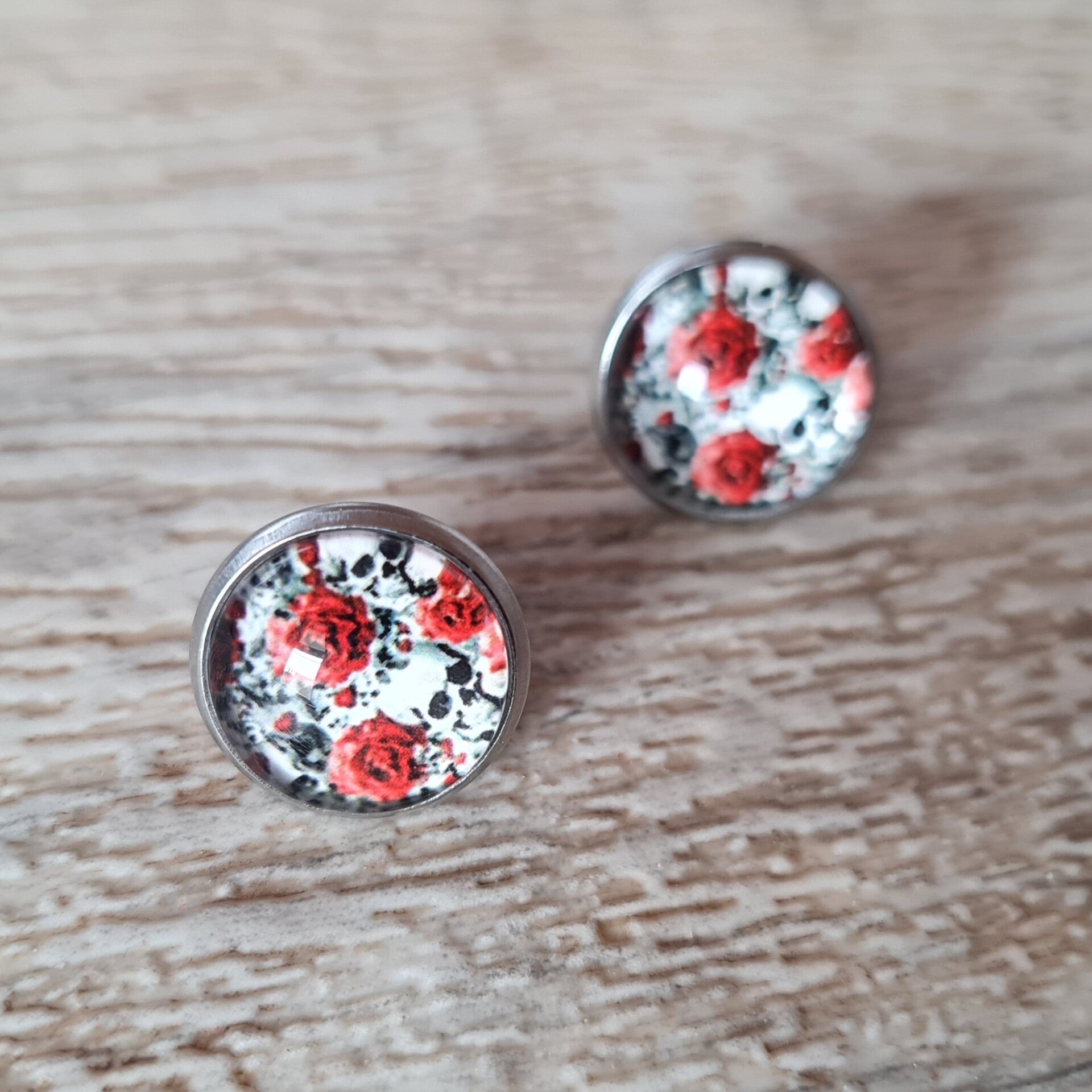 Ohrstecker mit Rosen &  Schädel