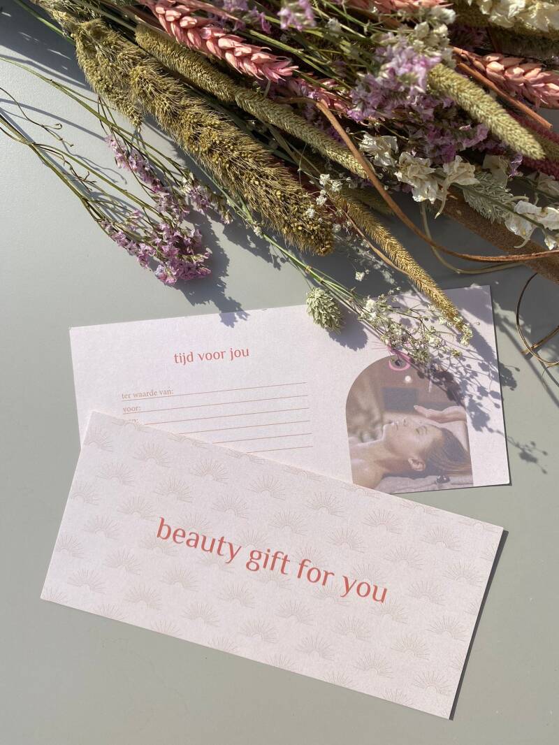 Silk Schoonheidssalon biedt ook cadeaubonnen aan, zodat je iets fysieks cadeau kan geven.