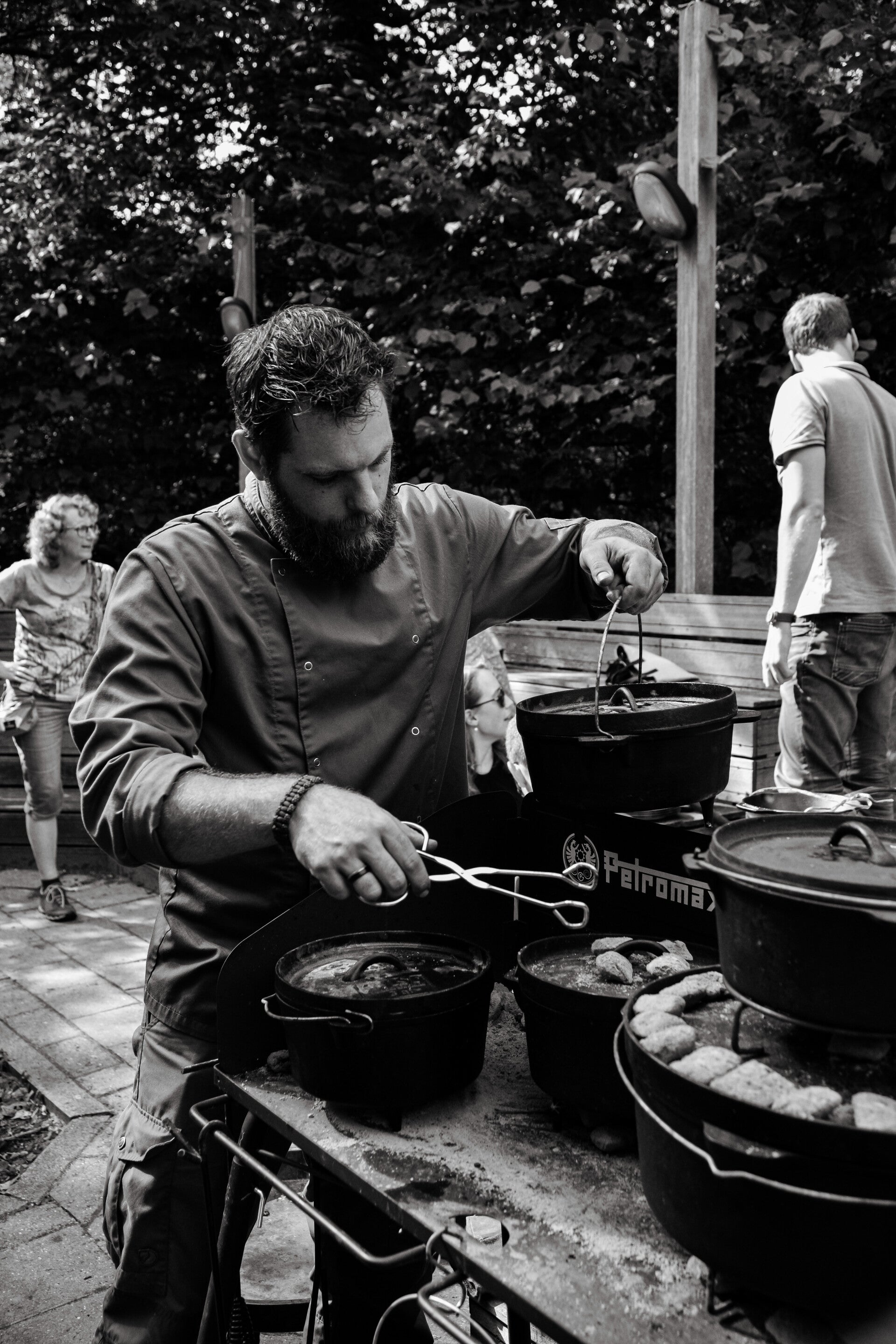 Dutch Oven vuurtafel set | 8-12 pers. (midweek of weekend)