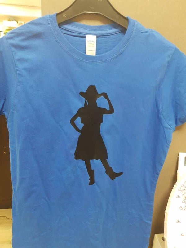 Blauw Shirt met countrygirl erop