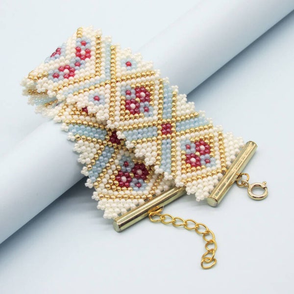 Seed Bead Bracelet: 5266