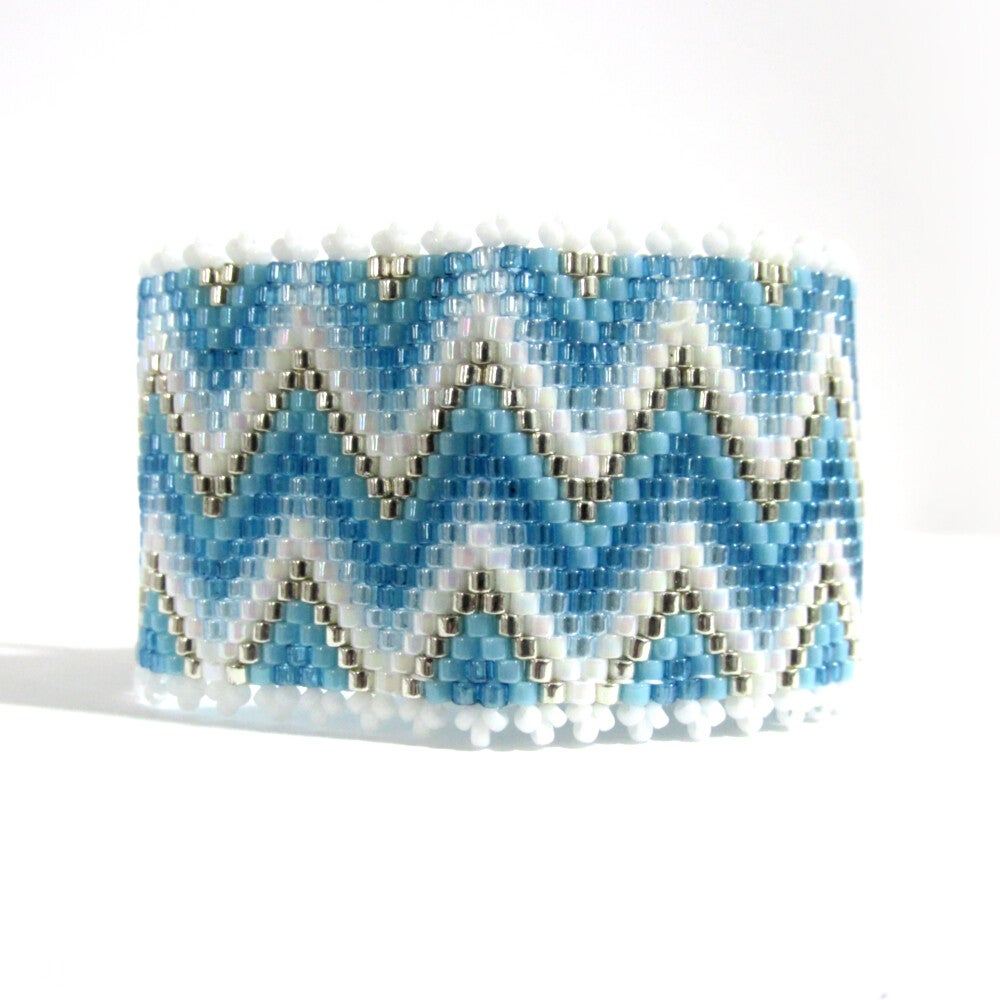 Seed Bead Bracelet: 5261