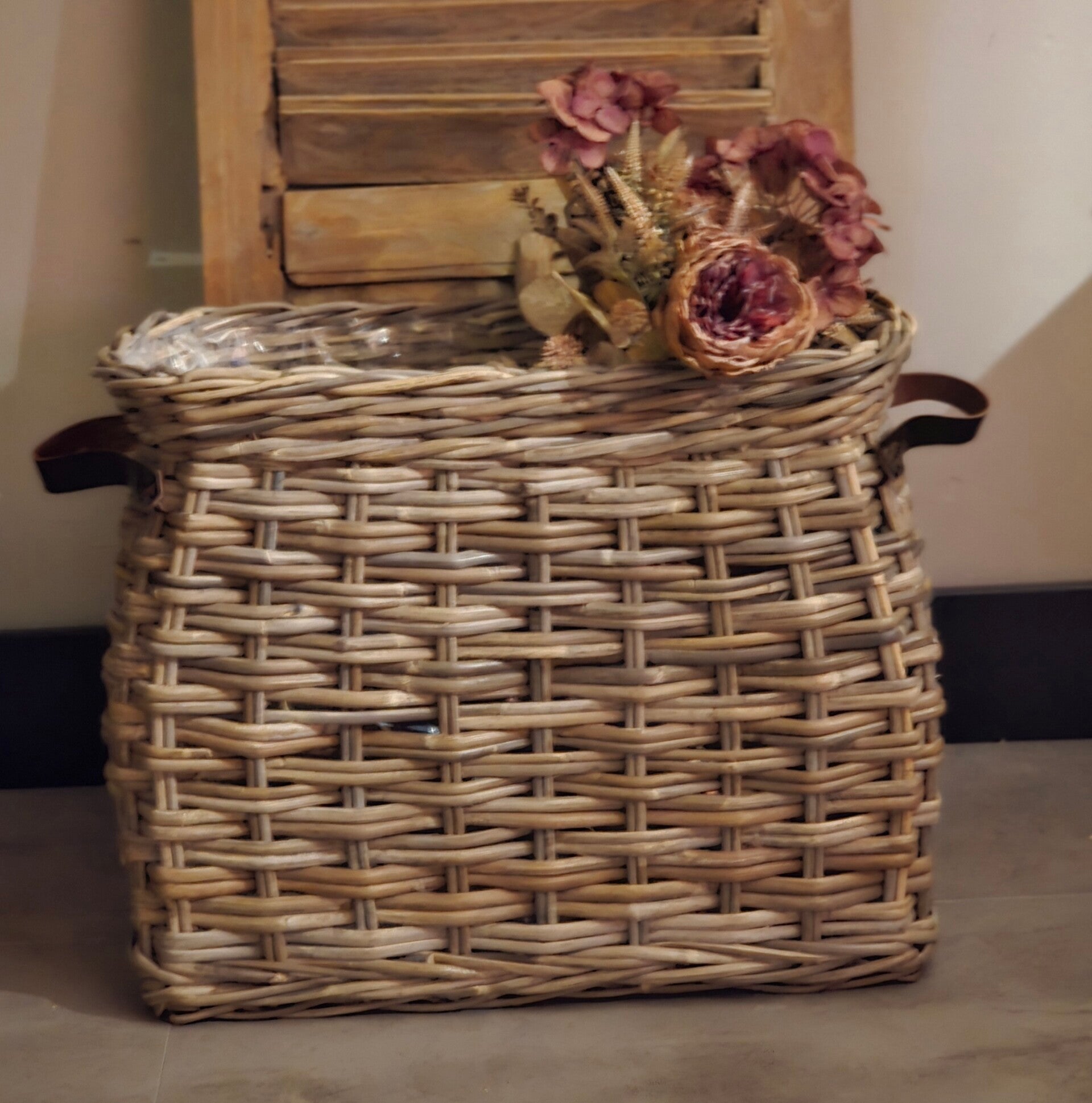 Grote rotan mand