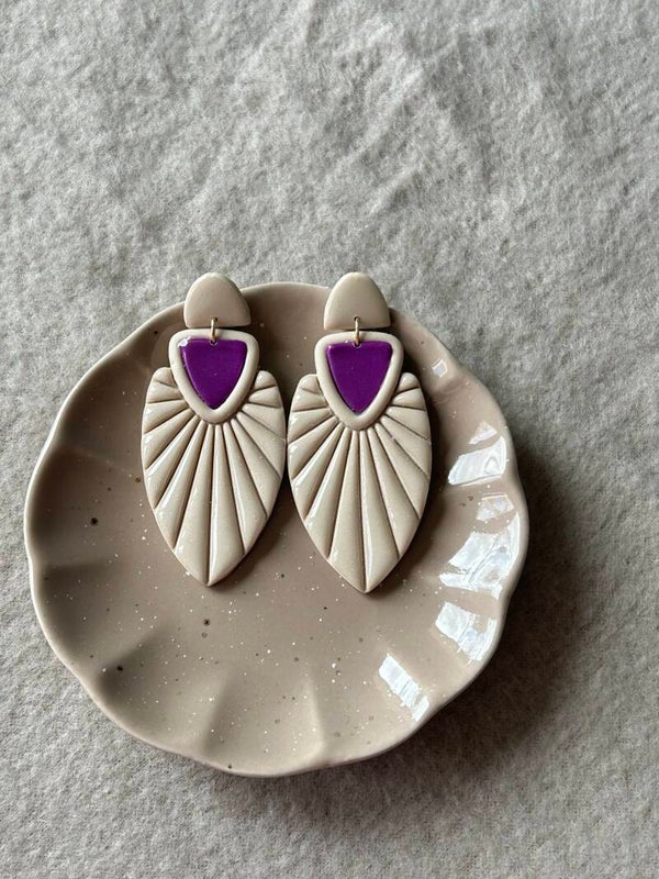 Meghan sahara purple