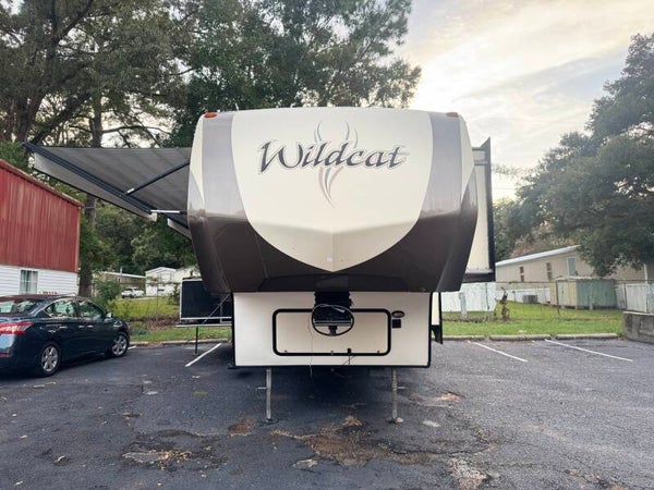2016 wildcat 32 ft 2 slide outs