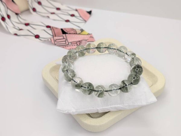 超優質超透綠幽靈 Exceptional Quality Green Phantom Quartz