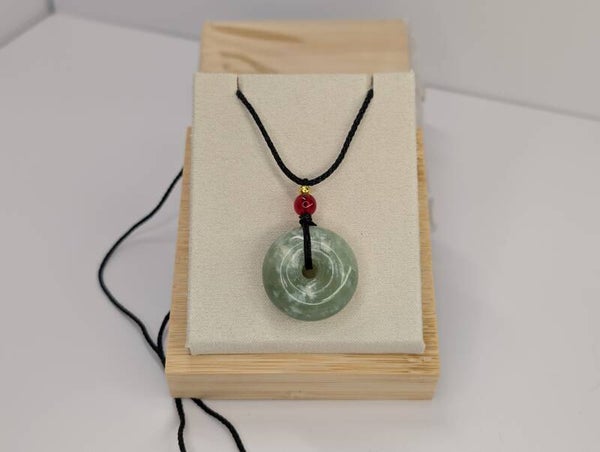 岫玉平安扣, Xiu Yan Jade Peace Buckle