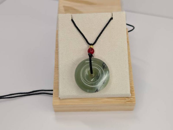 岫玉平安扣, Xiu Yan Jade Peace Buckle