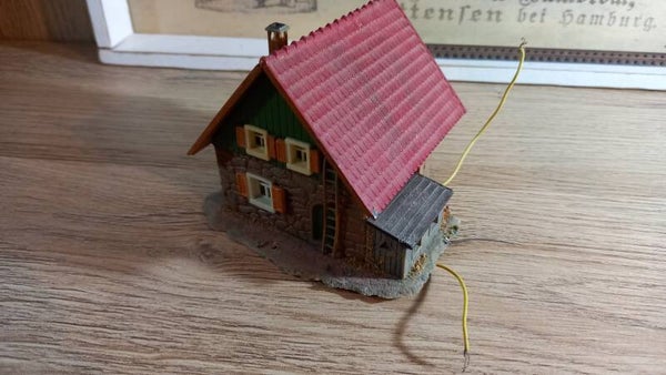 Spur HO kleine Wassermühle mit Motor aufgebaut