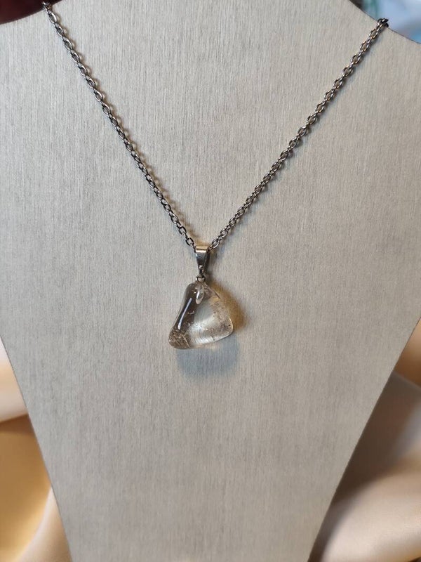 PENDENTIF PIERRE ROULEE CRISTAL DE ROCHE AVEC CHAINE