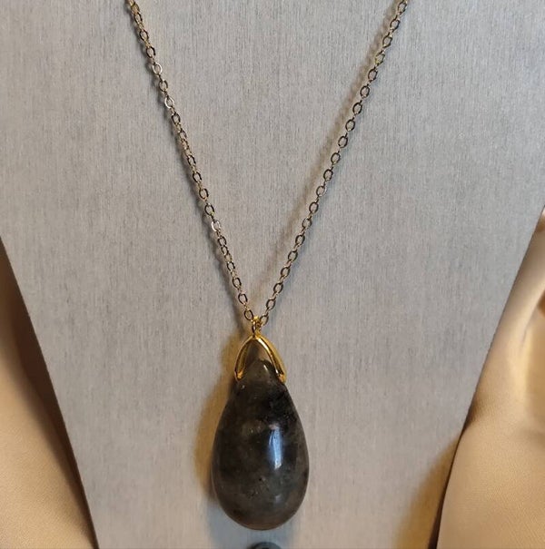 PENDENTIF GOUTTE SAUTOIR LABRADORITE AVEC CHAINE