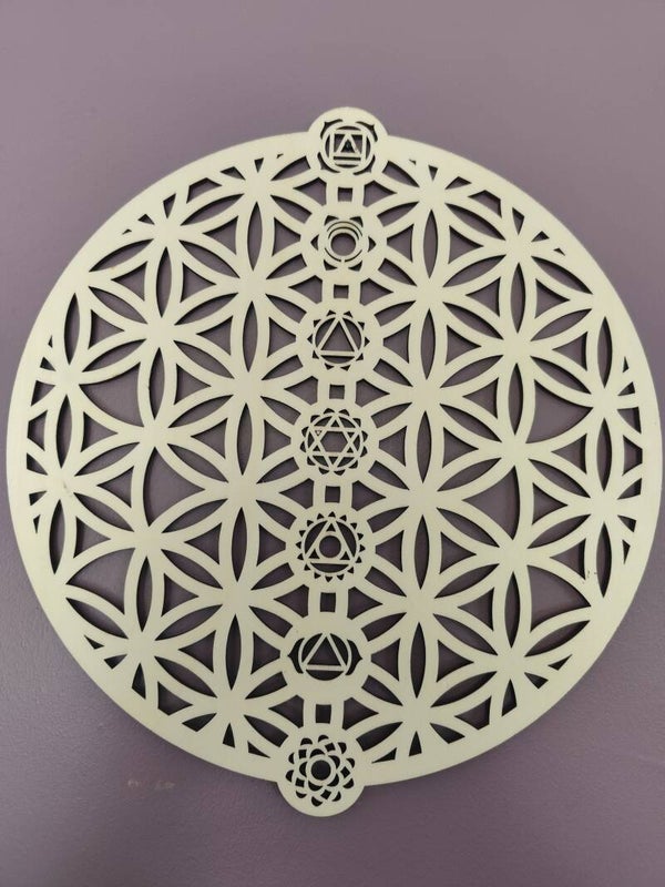 Fleur de vie chakras a suspendre ou poser 22 cm
