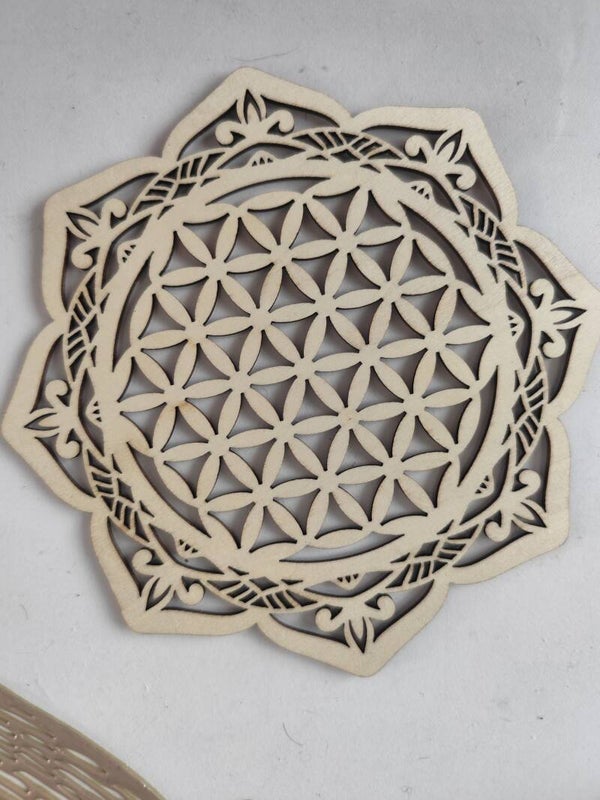 Plaque fleur de vie en bois façon mandala 12 cm