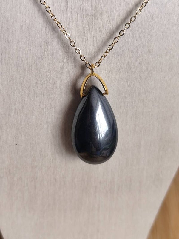 PENDENTIF GOUTTE SAUTOIR HEMATITE AVEC CHAINE