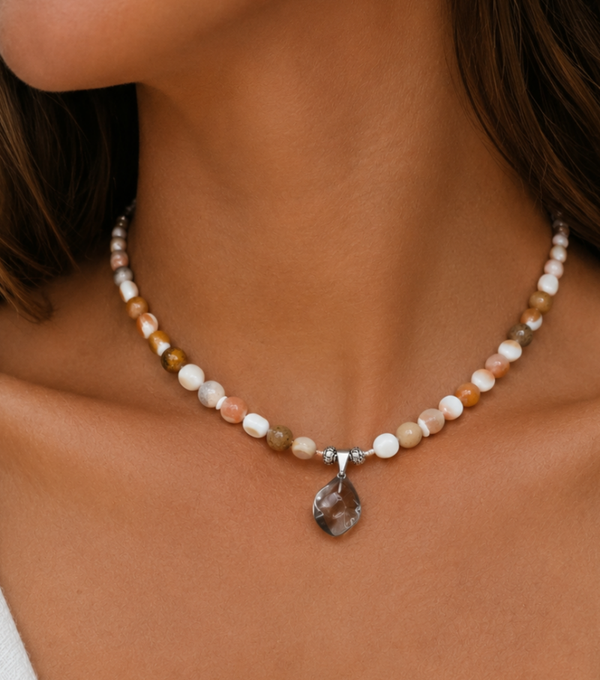 Collier en perles naturelles de corail 8 mm, perles de coquillage & pendentif en quartz fumé