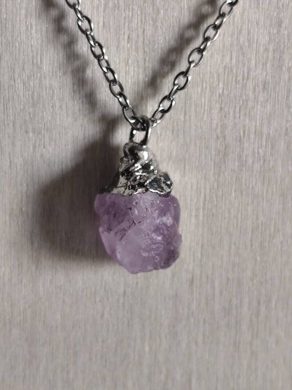 Pendentif améthyste brute argentée avec chaîne 💜