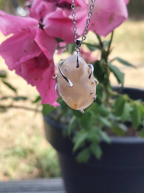 Pendentif en Agate Fleur de Cerisier – Pierre naturelle sertie d'argent 🩷🤍