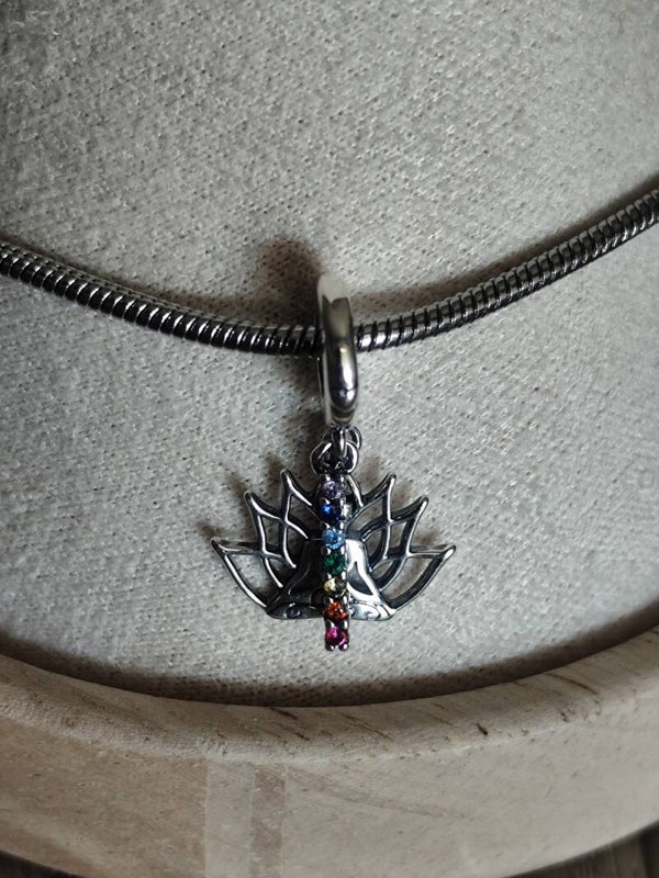 Bracelet lotus acier inoxydable charm chakras lotus 7 couleurs