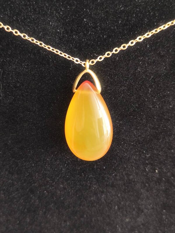 Pendentif sautoir goutte en cornaline naturelle orange clair