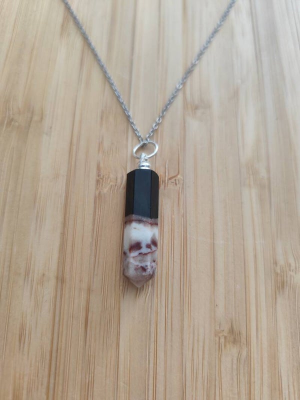 Pendentif pointe Stabilité en Sardonyx naturelles 30 a 35 mm