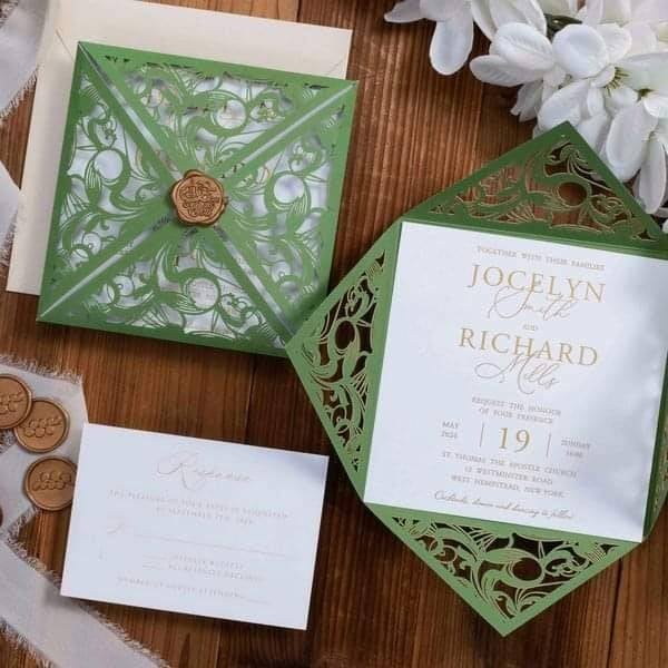 Invitation de Mariage Élégante Découpe Florale