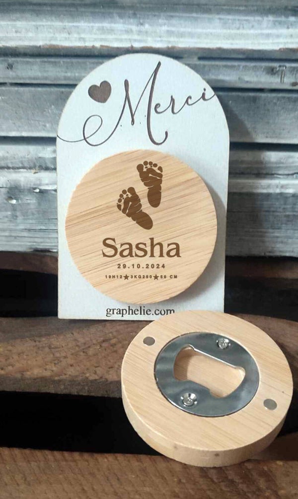 Décapsuleur Bambou Personnalisé avec Empreintes de Pieds