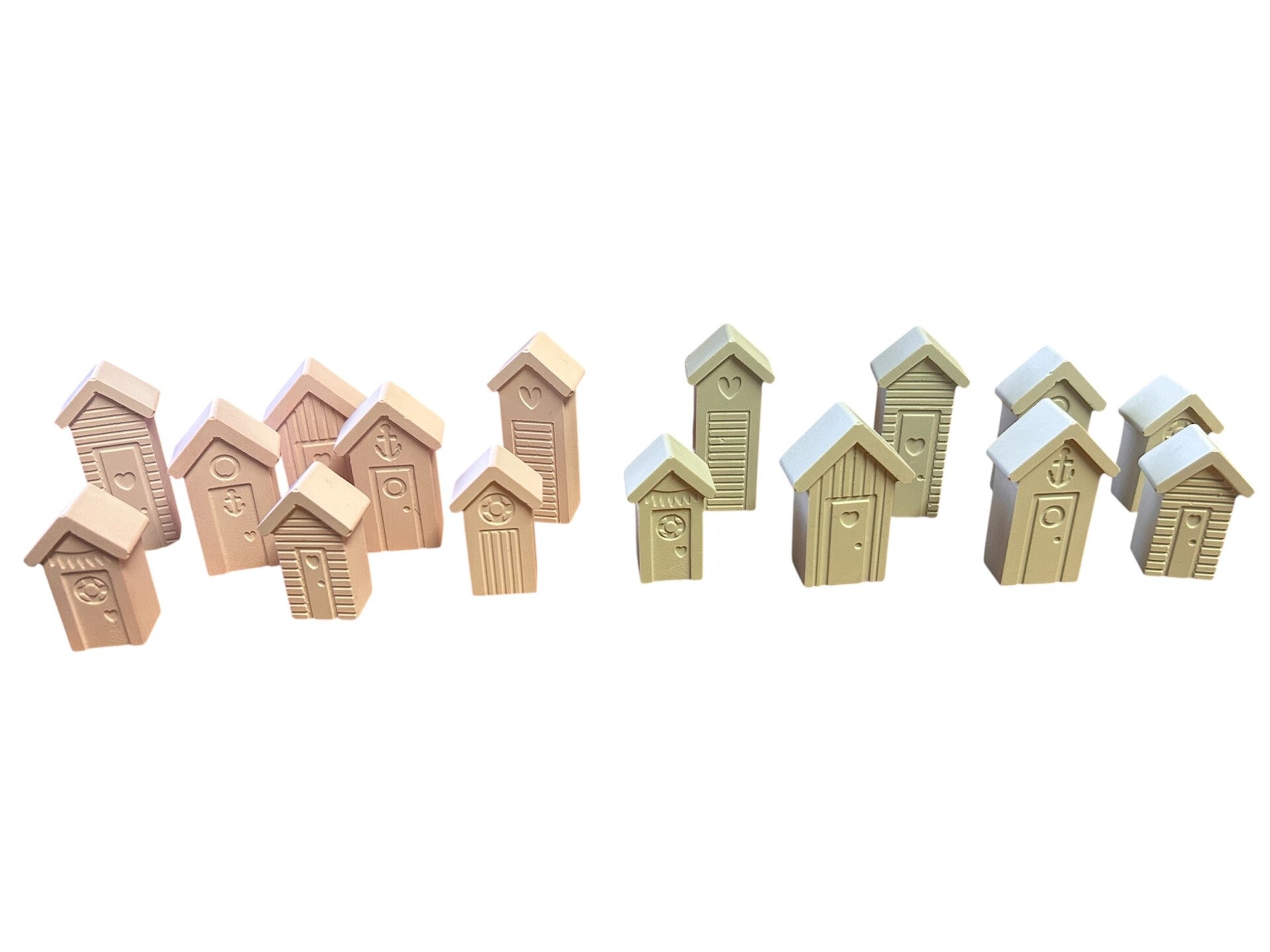 Mini Strandhäuser aus Gießkeramik – liebevolle Deko im Küstenstil