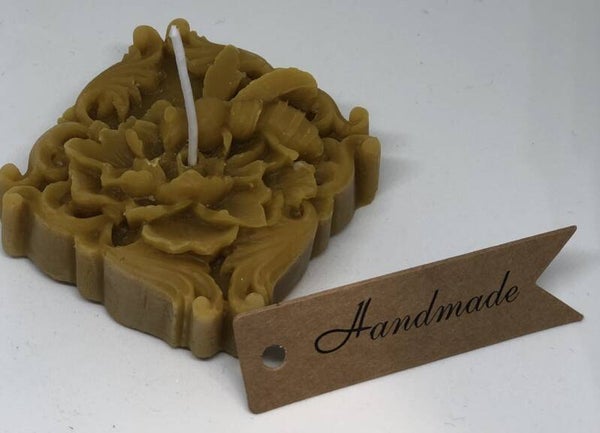 Vierkant bloem met bij